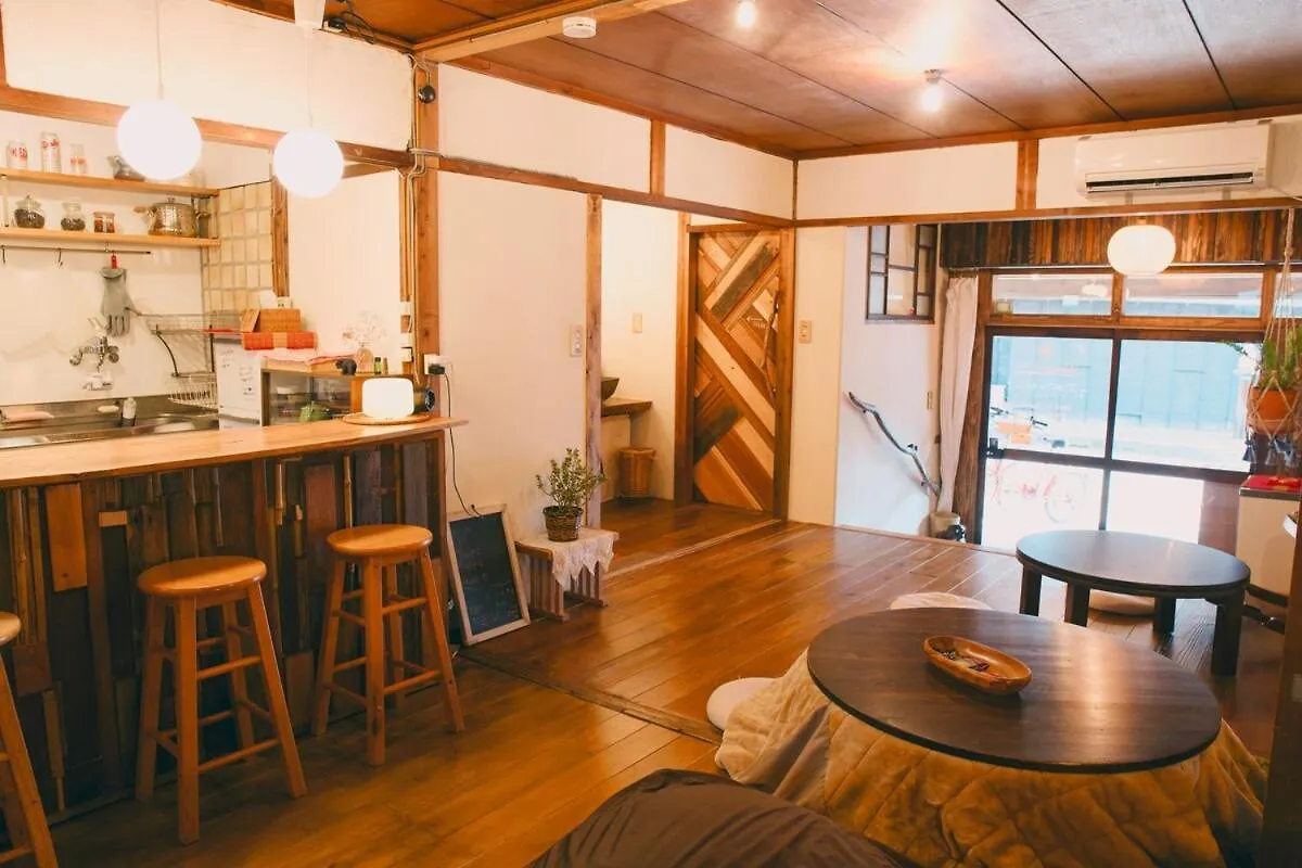 Guest house 宿たぬきのねどこ Guesthouse Tanuki Tokoname